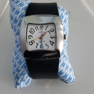 Croton watch never worn all silver black leather band gorgeous 😍